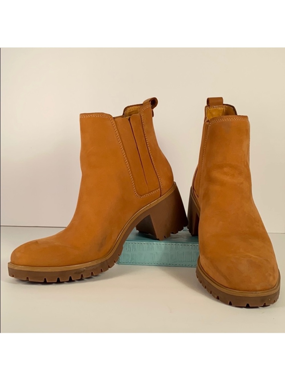Timberland Women's Cognac Nubuck Chelsea Lug Heel Booties